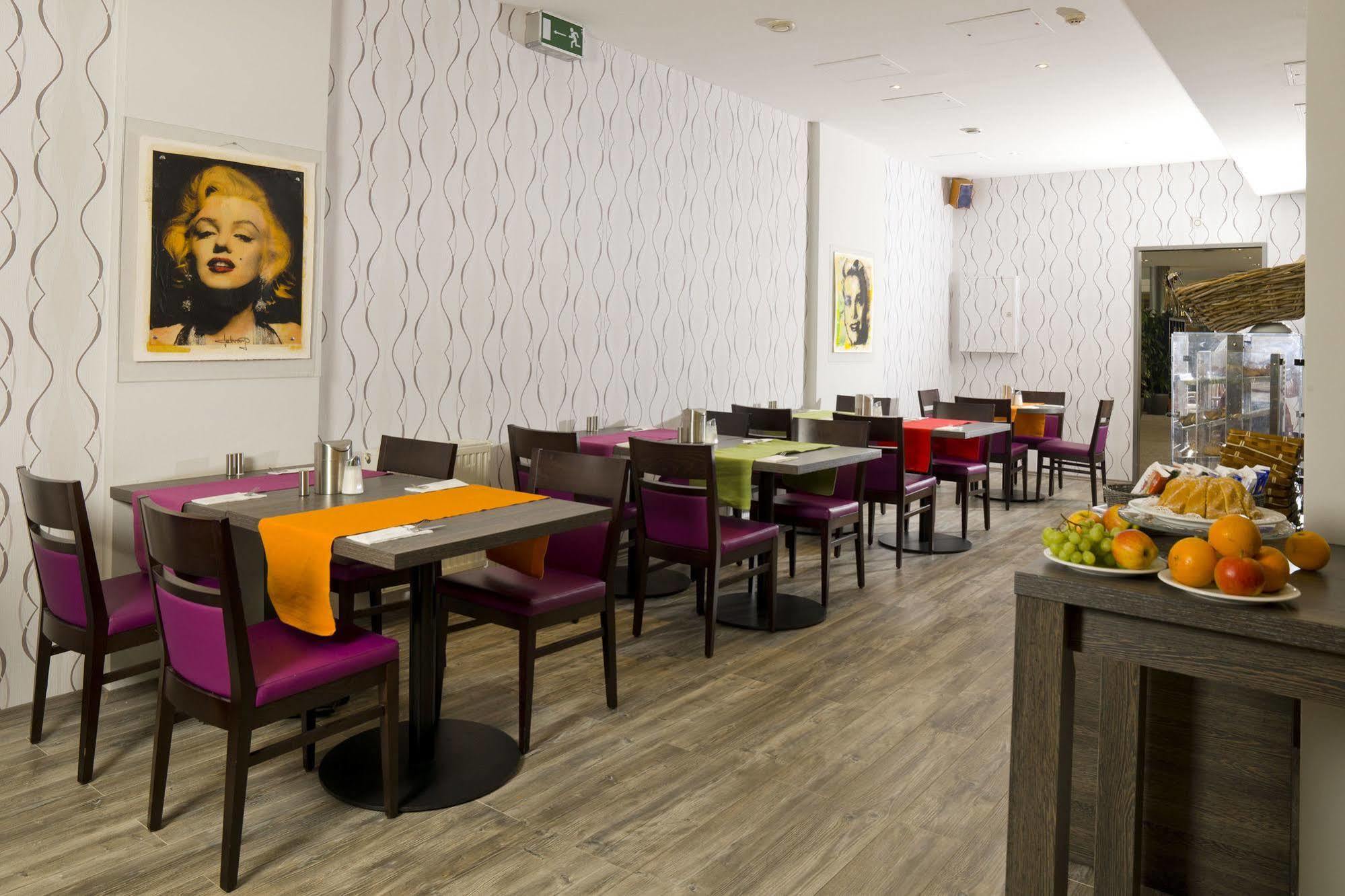 24Hours Apartment Hotel Vienna Esterno foto